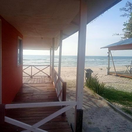 Tumombuvoi Homestay Tiga Papan Bagian luar foto